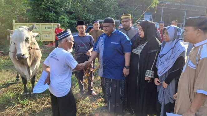 
					Momen Hari Raya Idul Adha 1444 H, Polres Tulang Bawang Sembelih Belasan Ekor Hewan Kurban