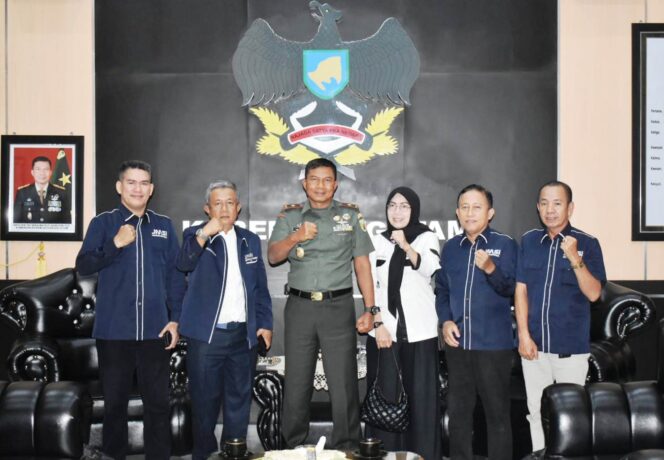
					Danrem 043/Gatam Sambut Silaturahmi Ketua Beserta Pengurus JMSI Provinsi Lampung 
