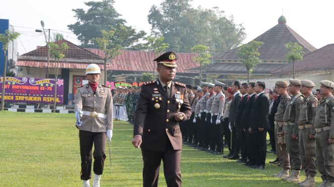 
					Puncak Peringatan Hari Bhayangkara Ke-78, Polres Tulang Bawang Gelar Upacara dan Beberapa Pertunjukan