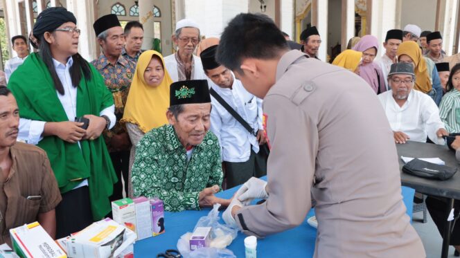 
					Polres Tulang Bawang Gelar Yankesling, AKBP James: Sebanyak 83 Lansia Ikuti Kegiatan