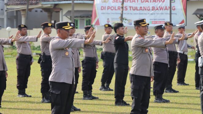 
					Penting dan Harus Dikuasai, Polres Tulang Bawang Gelar Latkatpuan 12 Gerakan Pengaturan Lalu Lintas