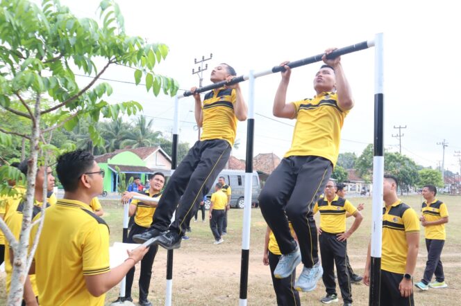 
					Polres Tulang Bawang Gelar TKJ Berkala di Lapangan Bhayangkara, AKBP James Paparkan Tujuannya