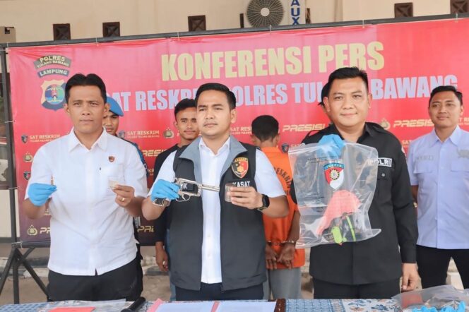 
					Polres Tulang Bawang Ungkap Motif dan Kronologi Penembakan Yang Terjadi di Dente Teladas