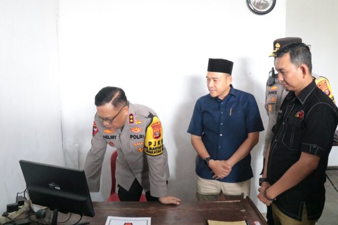 
					Kapolda Lampung Cek Langsung Kelengkapan Gudang Logistik Milik KPU Tulang Bawang