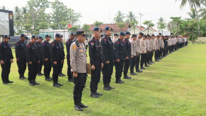 
					Pesan Kapolres Tulang Bawang Saat Pimpin Apel Siaga Pasca Pungut Suara di TPS