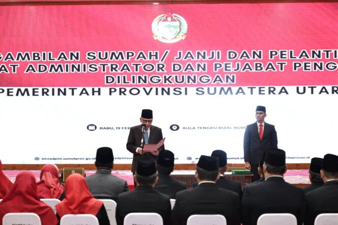 
					Pj Gubernur Sumut Agus Fatoni Lantik Pejabat Pemprov Sumut Ikuti Aturan dan Prosedur Untuk Percepat Program Pemerintah