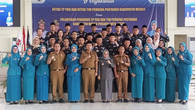 
					Elfianah Kukuhkan Ketua dan Pengurus TP PKK dan Posyandu kabupaten Mesuji Periode 2025-2030.