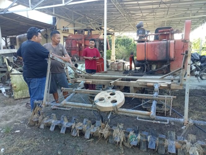 
					Inovasi Combine Harvester Multifungsi, Meningkatkan Efisiensi Pertanian di Kabupaten Mesuji