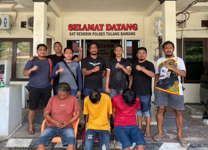 
					Tekab 308 Presisi Polres Tulang Bawang Bekuk Tiga Pelaku Curat Rumah, Salah Satunya Residivis