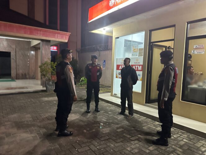 
					Samapta Polres Tulang Bawang Optimalkan Patroli Malam di Wilayah Pasar Unit 2, Berikut Sasaran dan Tujuannya