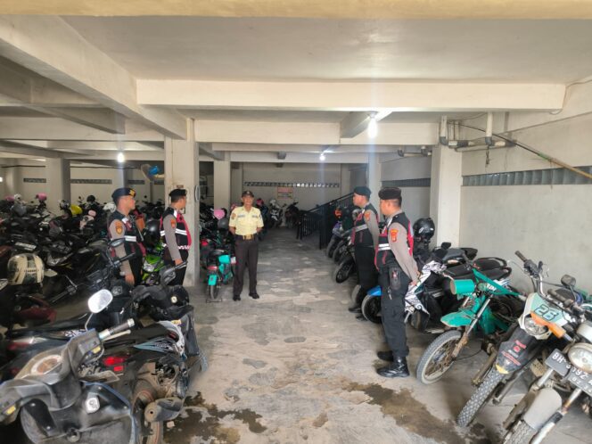 
					Polres Tulang Bawang Optimalkan Patroli Jalan Kaki di Wilayah Pasar Unit 2, Iptu Linto Paparkan Tujuan Utamanya