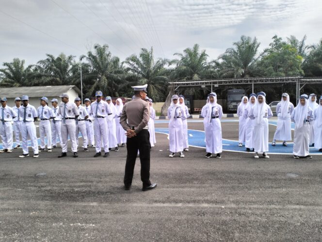 
					Satlantas Polres Tulang Bawang Gelar Latkatpuan Kepada 30 PKS, AKP Erza Paparkan Tujuannya