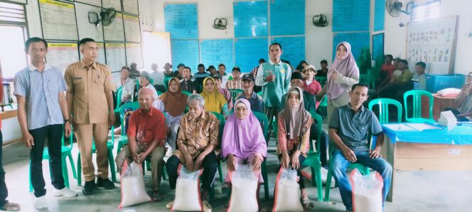 
					Gapoktan Tani Jaya Berbagi Kasih, Bantuan Beras untuk Lansia