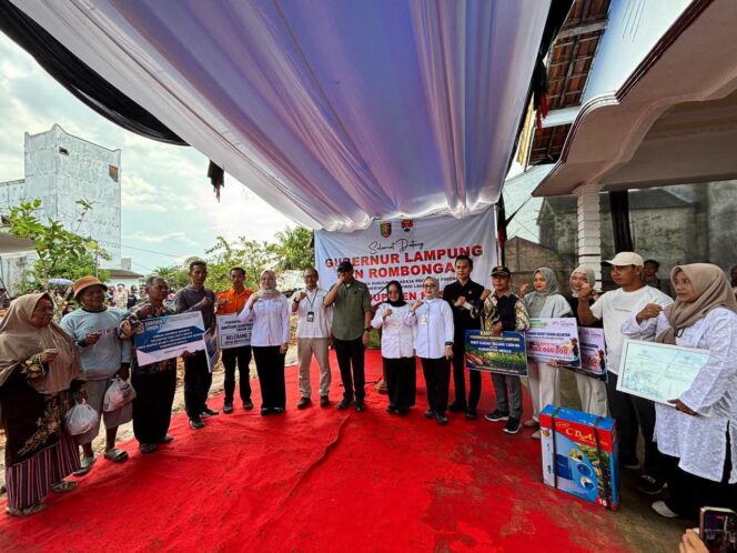 
					Gubernur Mirza & Bupati Elfianah Kompak Gas Pembangunan di Mesuji: Tebar 20 Ribu Bibit Ikan Hingga Drone Pupuk.